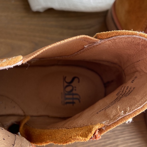 Sofft Manmade Leather Booties NWOT - Picture 4 of 8